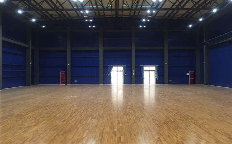 五角楓籃球場實木地板規(guī)格